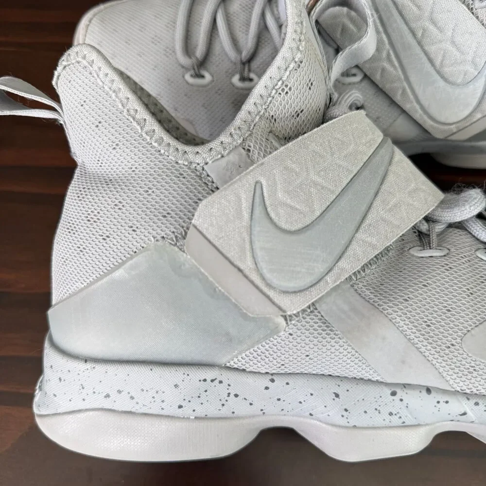 Size 9 - Nike Lebron XIV 14 Men Silver White Reflective Grey James 852405-007 C4